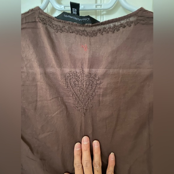 Karma Highway (LA) embroidered 3/4 top ⭕️3/$15⭕️ - Picture 8 of 9